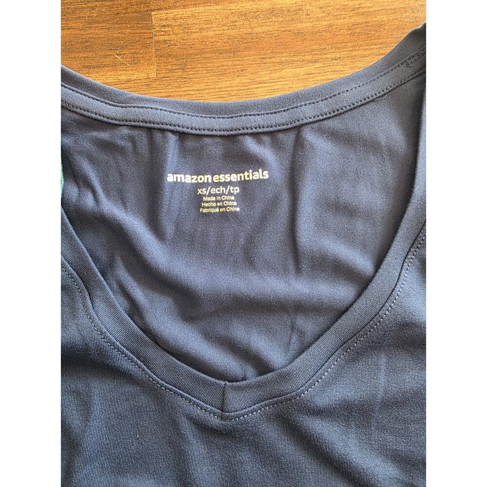 NWT Amazon Essentials Womens XS 2-Pack V-Neck Tech T-Shirts Teal Navy Activewear - Picture 5 of 9